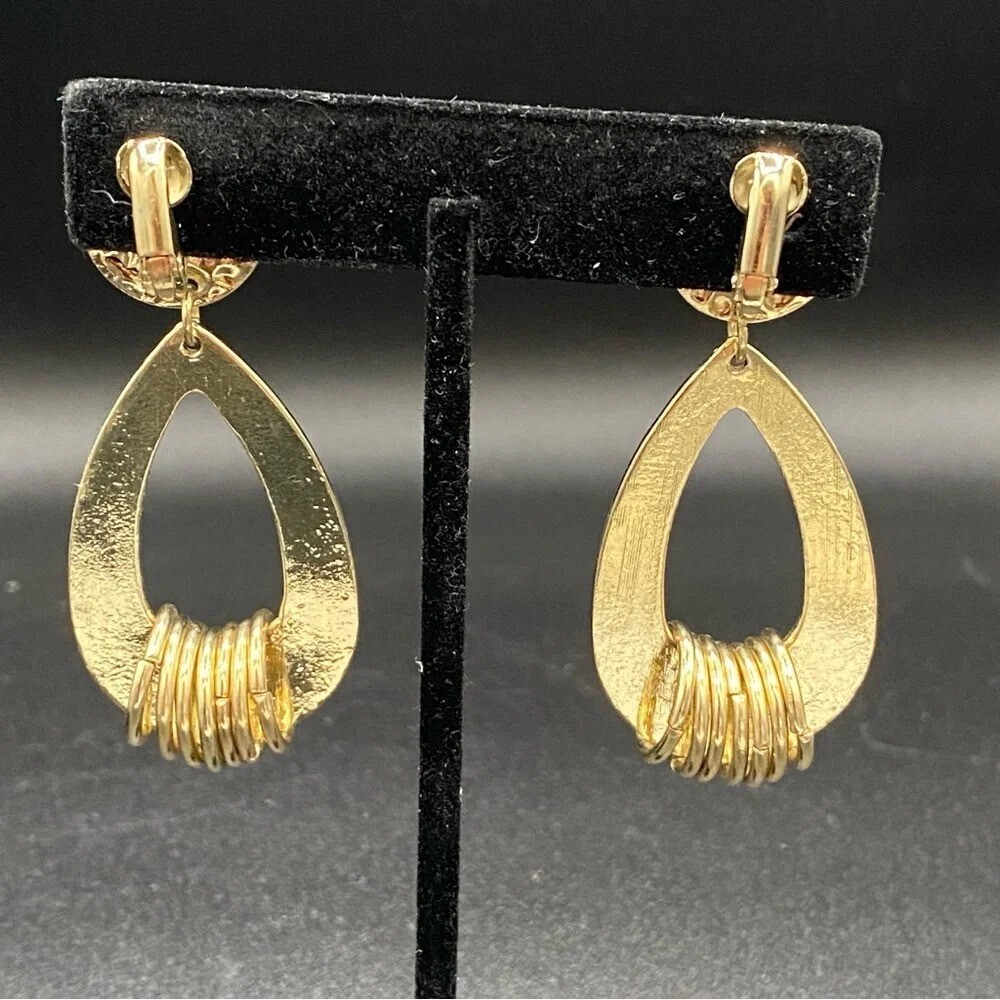 Vintage 80s Hammered Gold Tone Dangly Hoop Earrings - Clip oN - Picture 9 of 11